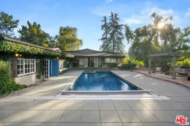 Single-family house For Sale in 4880, Corbin Avenue, Los Angeles, California