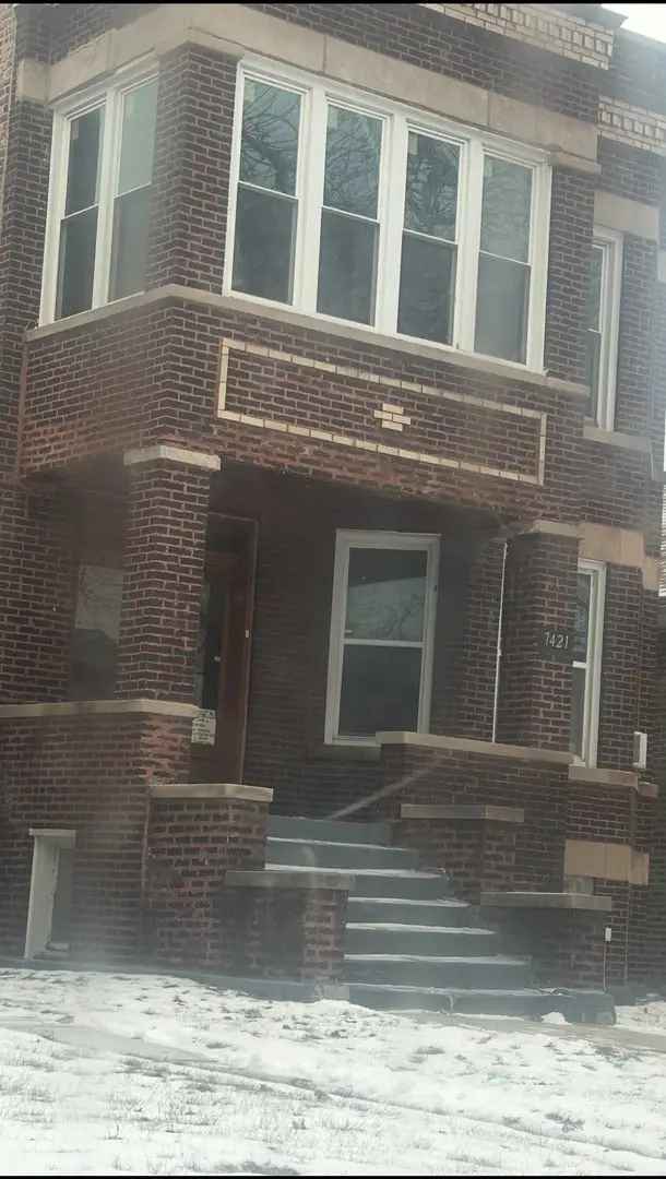 Multi-family house For Sale in 7421, South Indiana Avenue, Chicago, Illinois