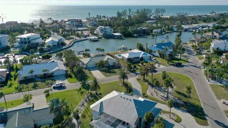 Single-family house For Sale in 6011, Emerald Harbor Drive, Longboat Key, Florida