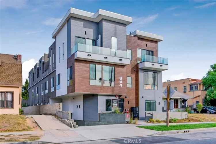 Multi-family house For Sale in Los Angeles, California