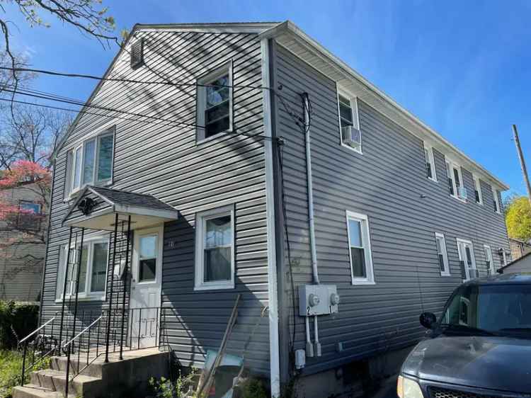 Multi-family house For Sale in 106, Judd Avenue, New Britain, Connecticut