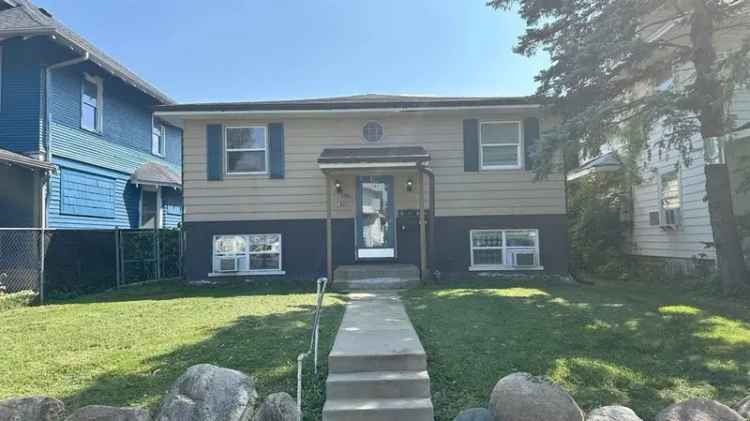 Multi-family house For Sale in 1541, 5th Avenue Southeast, Cedar Rapids, Iowa