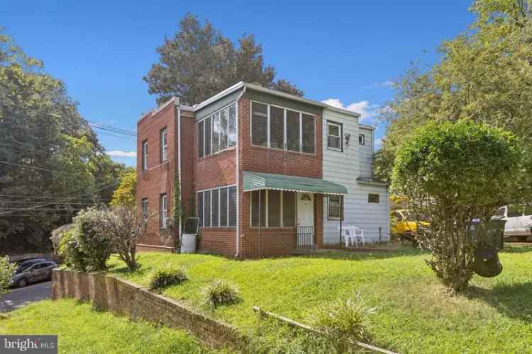 Multi-family house For Sale in 3026, Stanton Road Southeast, Washington, District of Columbia