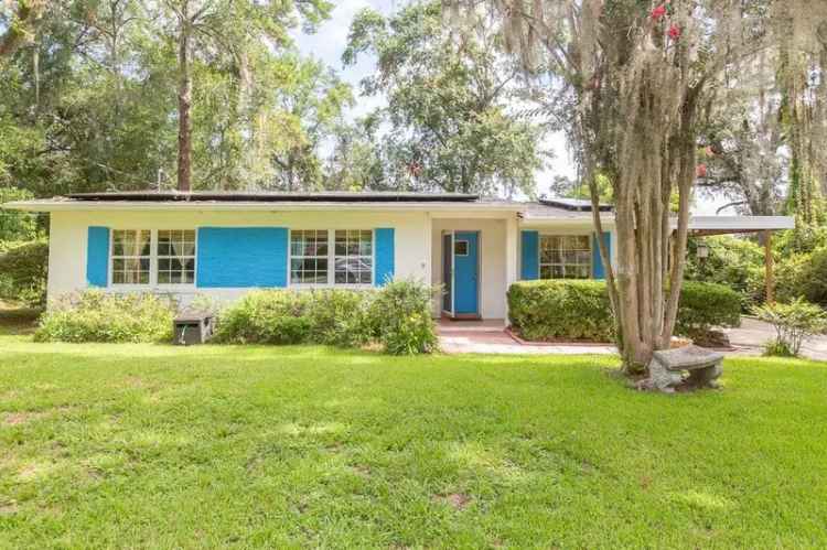 Single-family house For Sale in 1306, Circle Drive, Tallahassee, Florida