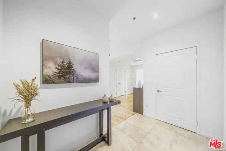 Condo For Sale in 4568, West 1st Street, Los Angeles, California