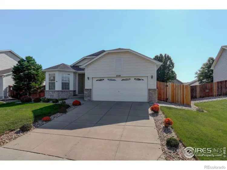 Single-family house For Sale in 4344, Threshing Drive, Brighton, Colorado