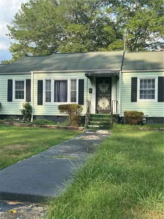 Single-family house For Sale in 939, Beecher Court Southwest, Atlanta, Georgia