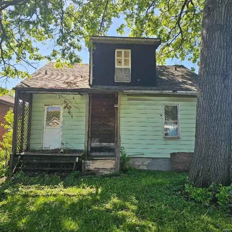 Single-family house For Sale in 2557, Madison Avenue, Granite City, Illinois