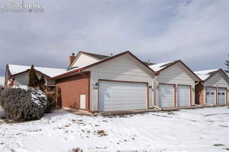 House For Sale in 528, Lakewood Circle, Colorado Springs, Colorado