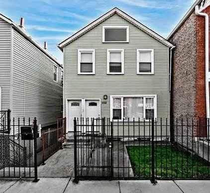 Multi-family house For Sale in 1115, West 18th Place, Chicago, Illinois