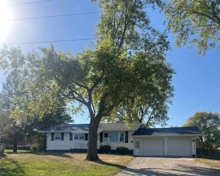 Single-family house For Sale in 607, 55th Street, Urbana, Iowa