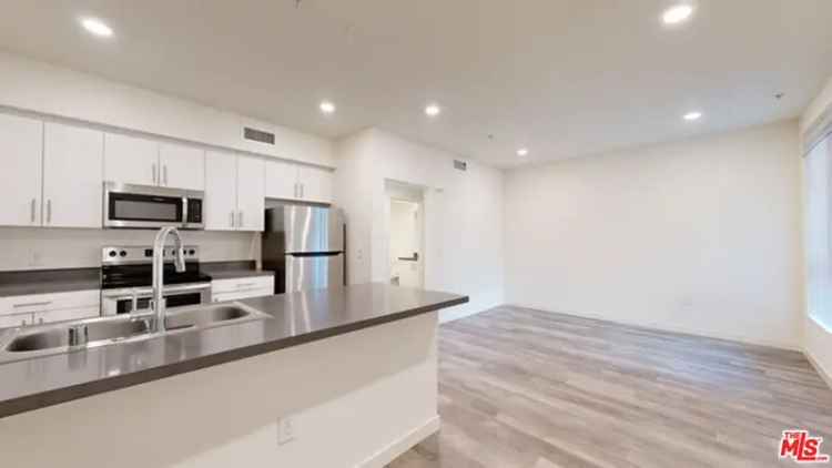 Multi-family house For Sale in 3524, Chesapeake Avenue, Los Angeles, California