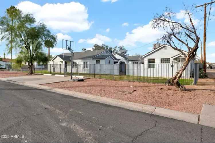 Multi-family house For Sale in 1026, East Clarendon Avenue, Phoenix, Arizona