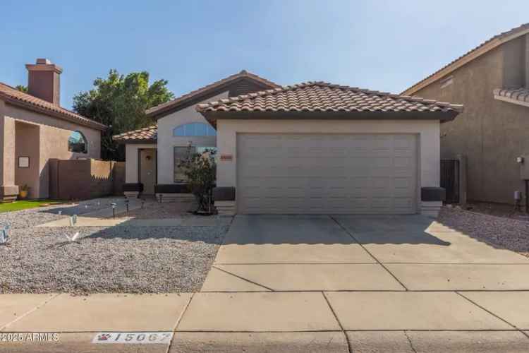 Single-family house For Sale in 15067, West Heritage Oak Way, Surprise, Arizona