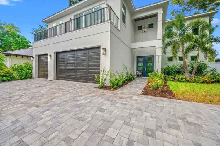 Single-family house For Sale in 2171, McClellan Parkway, Sarasota, Florida