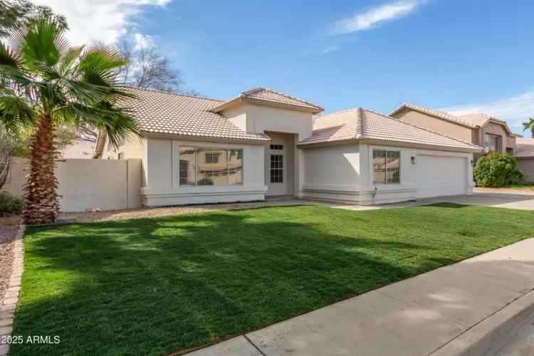 Single-family house For Sale in 3743, West Shannon Street, Chandler, Arizona