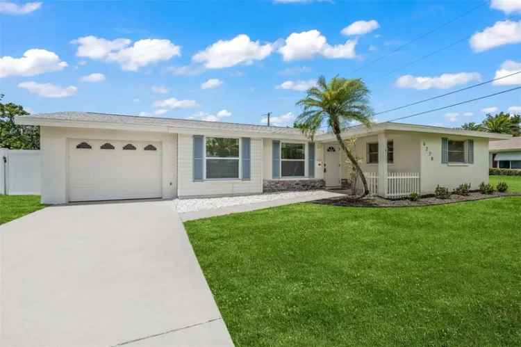 Single-family house For Sale in 6228, Fordham Place, Bradenton, Florida