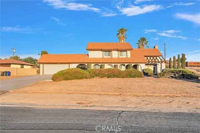 Single-family house For Sale in 19957, Eyota Road, Apple Valley, California