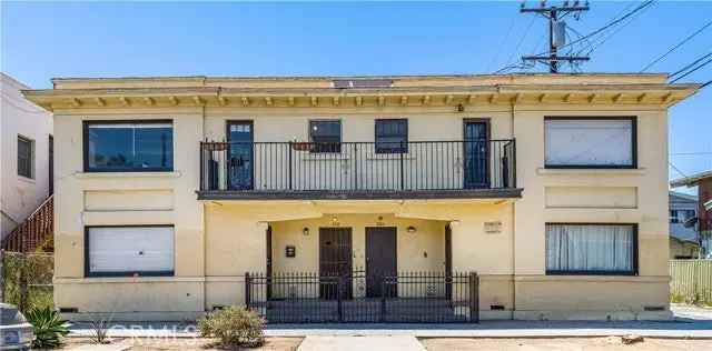 Single-family house For Sale in 216,218,228,222, West 9th Street, Long Beach, California