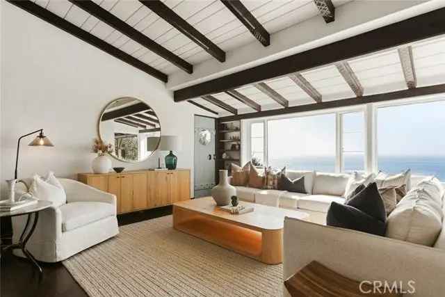 Single-family house For Sale in 31112, Monterey Street, Laguna Beach, California