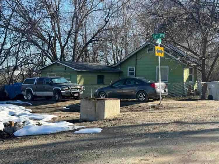 Multi-family house For Sale in 1601, Main Street, Caldwell, Idaho