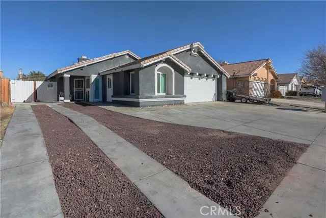 Single-family house For Sale in 1623, East Kettering Street, Lancaster, California