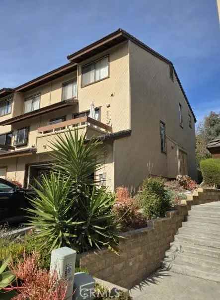 House For Sale in Oceanside, California