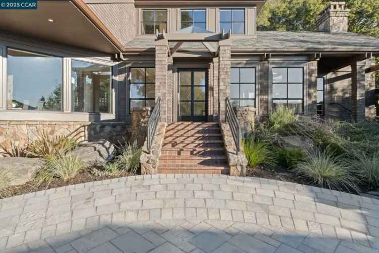 Single-family house For Sale in 9, Berrybrook Hollow, Orinda, California