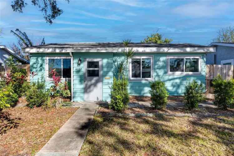 Single-family house For Sale in 4227, 6th Avenue North, Saint Petersburg, Florida