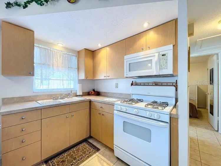 Condo For Sale in 7725, 38th Place North, Saint Petersburg, Florida