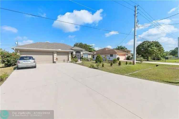 Single-family house For Sale in 221, Southwest Kestor Drive, Port Saint Lucie, Florida