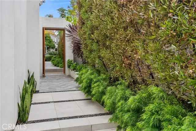 Condo For Sale in 319,319 1/2, Jasmine Avenue, Newport Beach, California