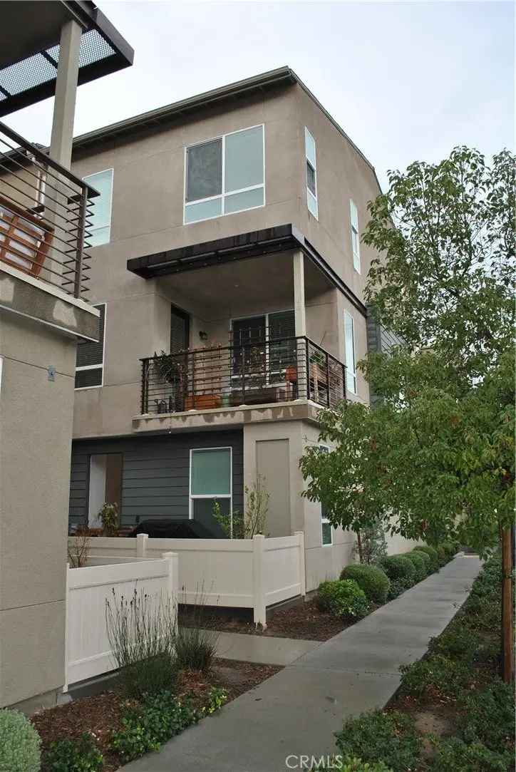 House For Sale in Los Angeles, California