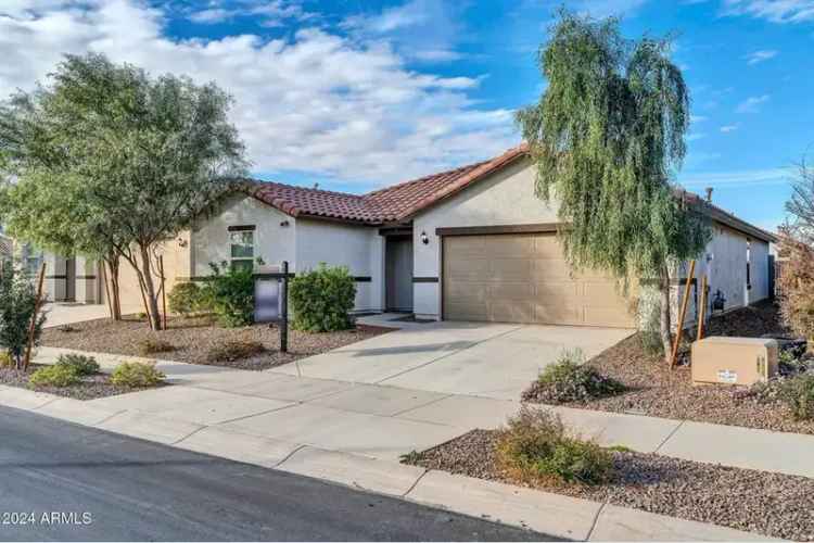 Single-family house For Sale in 26722, North 174th Lane, Surprise, Arizona