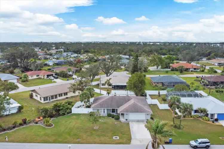 Single-family house For Sale in 1035, Oleander Street, Englewood, Florida