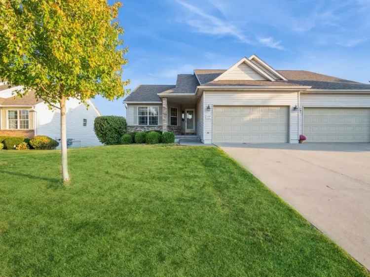 Condo For Sale in 6326, Quail Ridge Drive Southwest, Cedar Rapids, Iowa