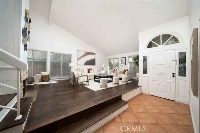 Single-family house For Sale in 14791, Briarcliff Place, Tustin, California