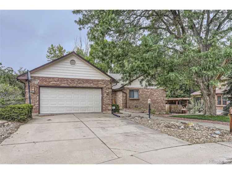 Single-family house For Sale in Denver, Colorado