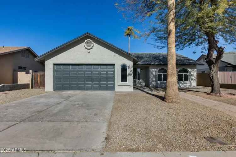 Single-family house For Sale in 6934, West McLellan Road, Glendale, Arizona