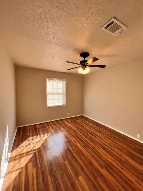 Single-family house For Sale in 2065, Lela Street, Beaumont, Texas