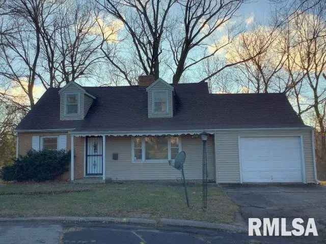 Single-family house For Sale in Peoria, Illinois