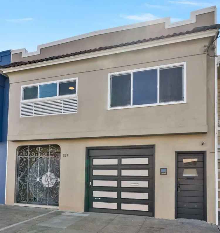 Single-family house For Sale in 769, Athens Street, San Francisco, California