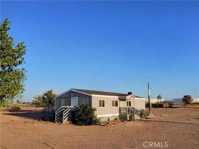 Single-family house For Sale in Adelanto, California