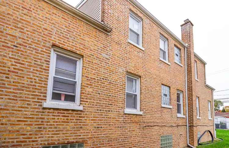 Multi-family house For Sale in 10148, South Carpenter Street, Chicago, Illinois