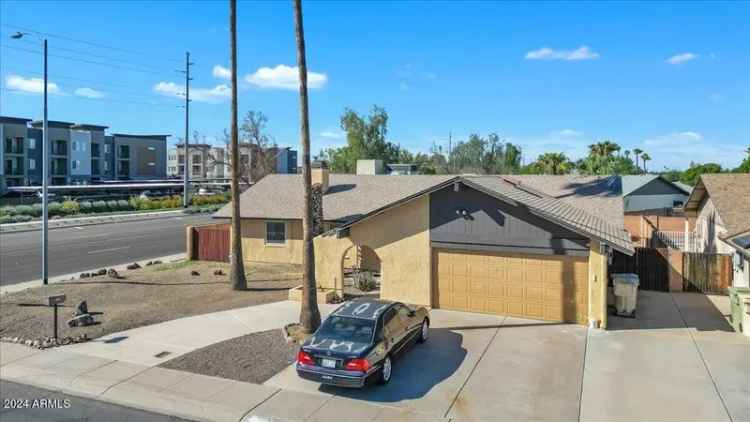 Single-family house For Sale in 15402, North 56th Avenue, Glendale, Arizona