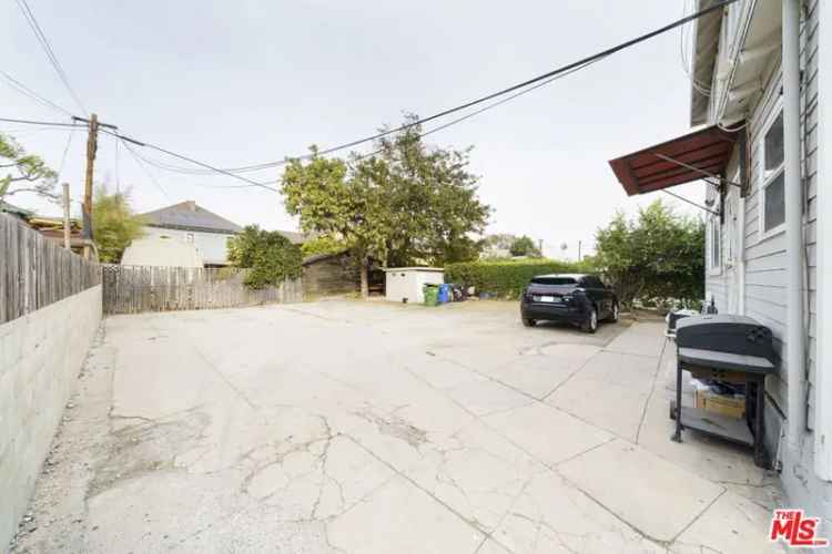 Multi-family house For Sale in Los Angeles, California