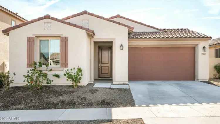 Single-family house For Sale in 17849, West Thistle Landing Drive, Goodyear, Arizona