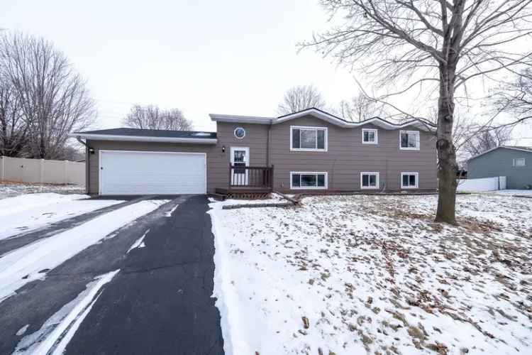 4 Bedroom Family Home with Spacious Yard and Finished Basement