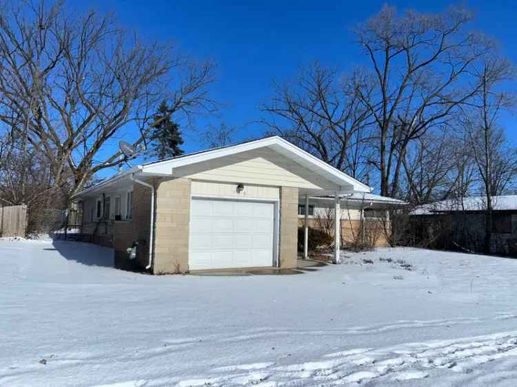 Single-family house For Sale in 358, Wilshire Street, Park Forest, Illinois