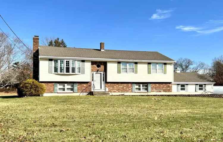 Single-family house For Sale in 5, Great Meadow Drive, North Haven, Connecticut